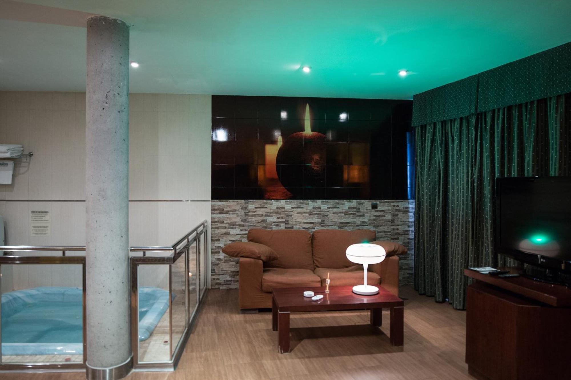 Motel Emporio Cabezon de Pisuerga Екстер'єр фото